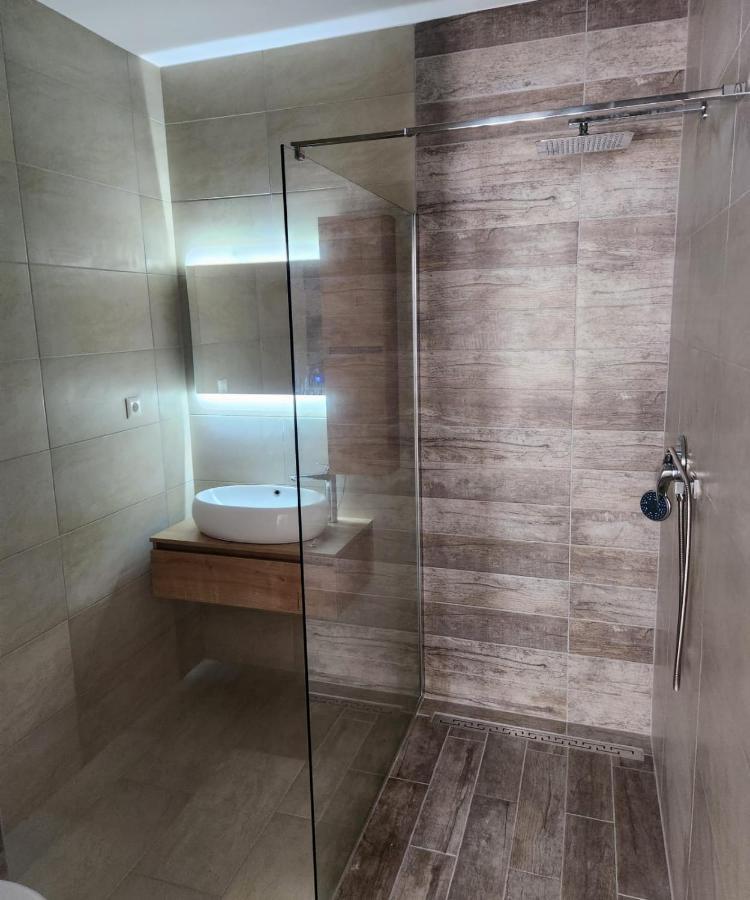 Apartman Lidija Starigrad Paklenica Exterior foto