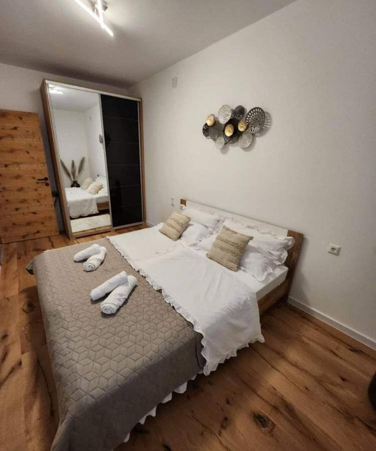 Apartman Lidija Starigrad Paklenica Exterior foto